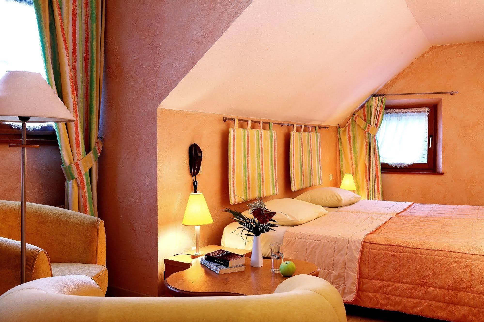 Hotel A La Vignette - Colmar-Nord Saint-Hippolyte  Buitenkant foto